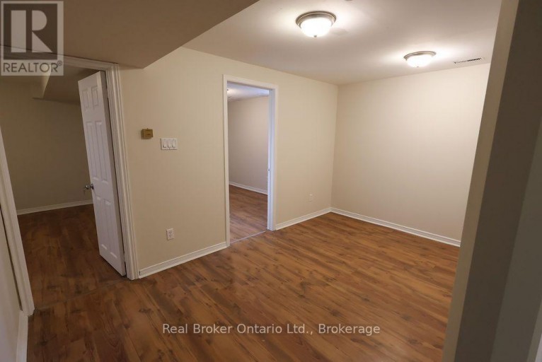 342 FLEMING DRIVE, London East (East D), Ontario, N5V4Y6