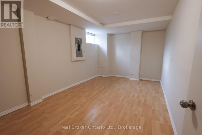 342 FLEMING DRIVE, London East (East D), Ontario, N5V4Y6