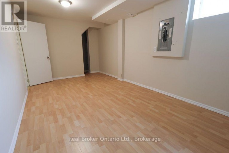 342 FLEMING DRIVE, London East (East D), Ontario, N5V4Y6
