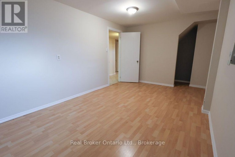 342 FLEMING DRIVE, London East (East D), Ontario, N5V4Y6