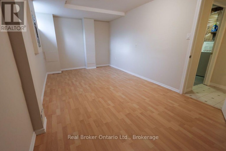 342 FLEMING DRIVE, London East (East D), Ontario, N5V4Y6