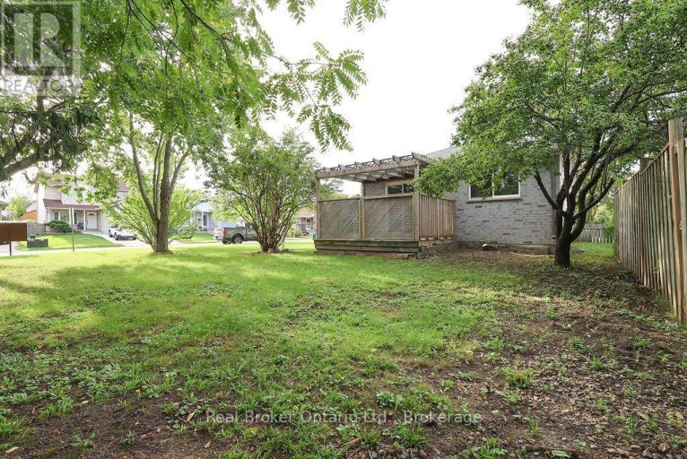 342 FLEMING DRIVE, London East (East D), Ontario, N5V4Y6
