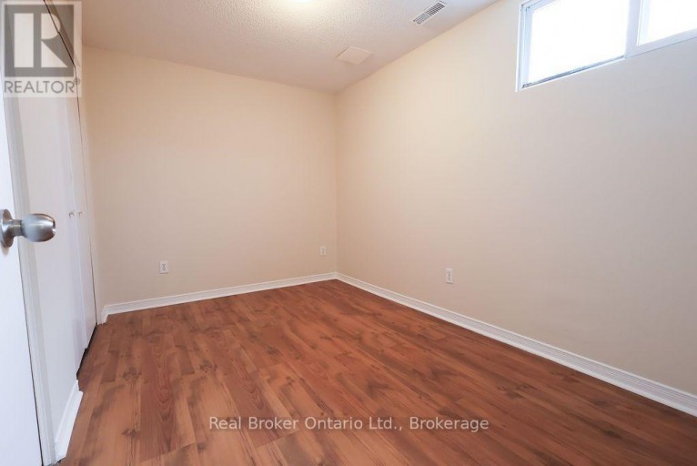 342 FLEMING DRIVE, London East (East D), Ontario, N5V4Y6