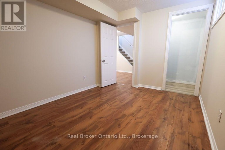 342 FLEMING DRIVE, London East (East D), Ontario, N5V4Y6