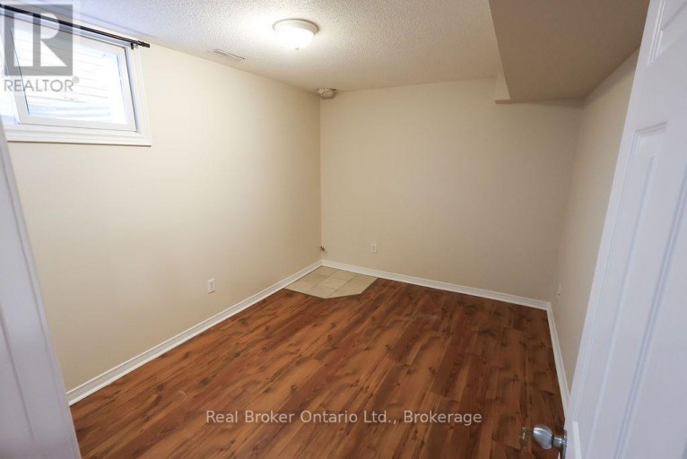 342 FLEMING DRIVE, London East (East D), Ontario, N5V4Y6