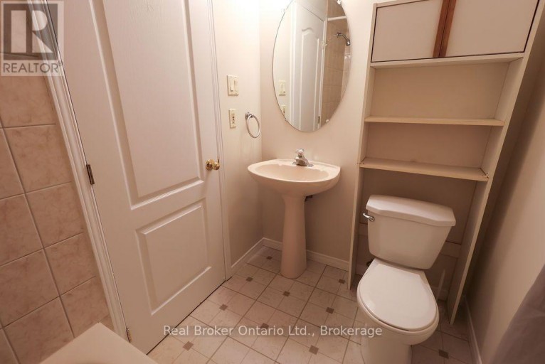342 FLEMING DRIVE, London East (East D), Ontario, N5V4Y6