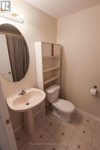 342 FLEMING DRIVE, London East (East D), Ontario, N5V4Y6