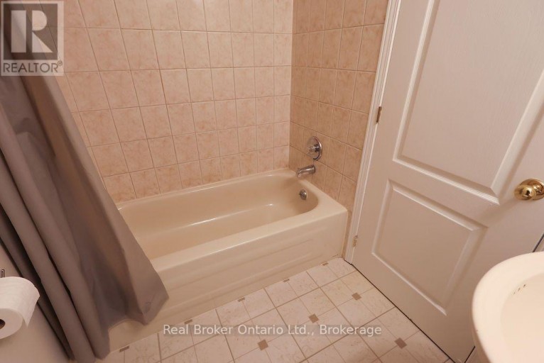 342 FLEMING DRIVE, London East (East D), Ontario, N5V4Y6