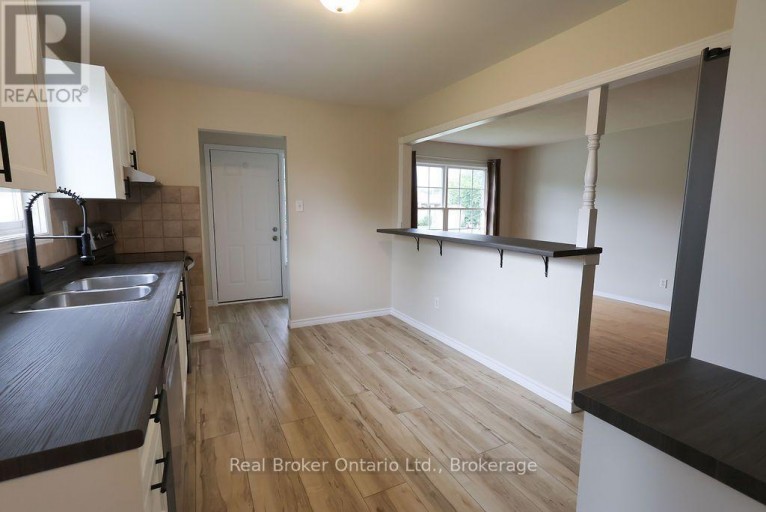 342 FLEMING DRIVE, London East (East D), Ontario, N5V4Y6