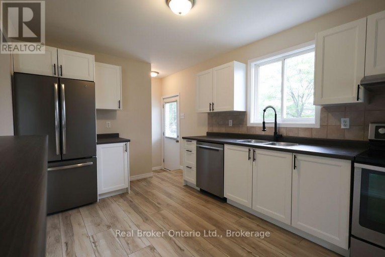 342 FLEMING DRIVE, London East (East D), Ontario, N5V4Y6