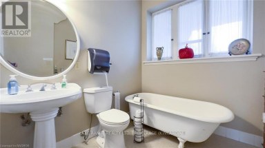255 DURHAM STREET Kincardine Ontario photo 15