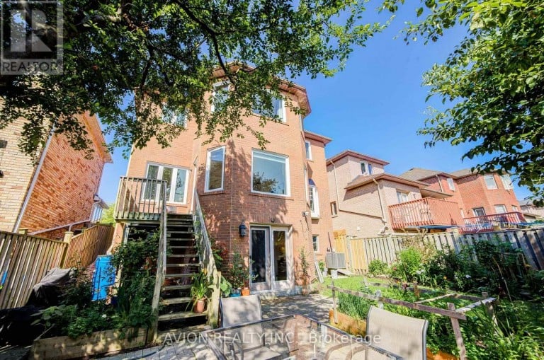 83 STONEBRIDGE BOULEVARD, Toronto (L'Amoreaux), Ontario, M1W4A8