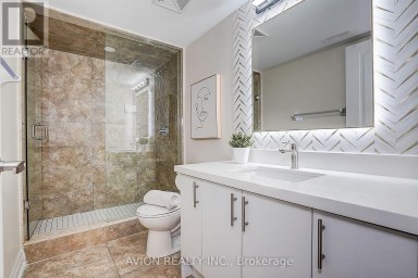 32 MCGURRAN LANE Richmond Hill (Doncrest) Ontario photo 12