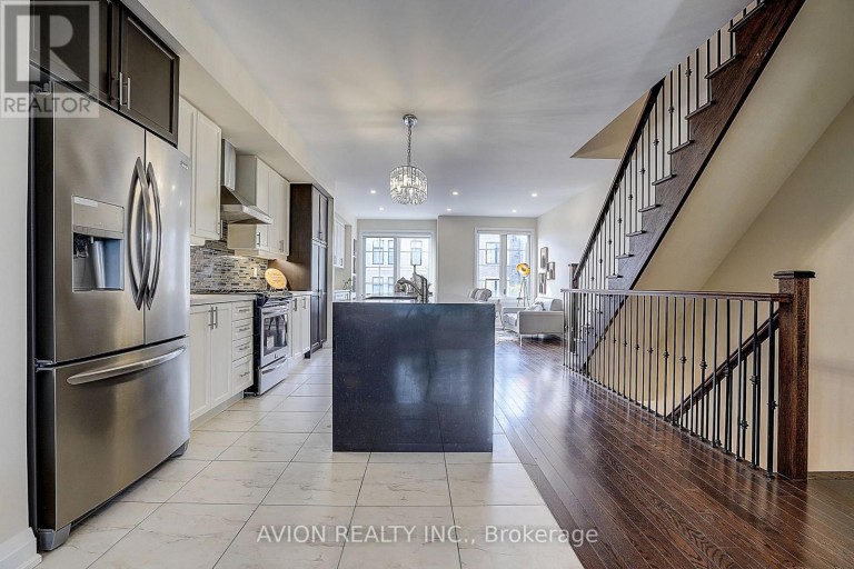 32 MCGURRAN LANE, Richmond Hill (Doncrest), Ontario, L4B0G8