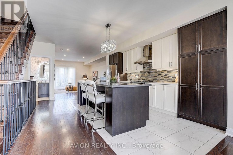 32 MCGURRAN LANE, Richmond Hill (Doncrest), Ontario, L4B0G8