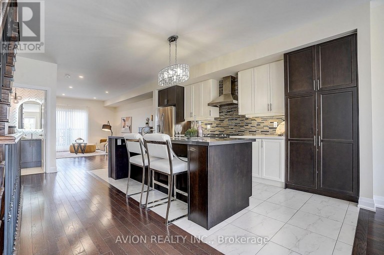 32 MCGURRAN LANE, Richmond Hill (Doncrest), Ontario, L4B0G8