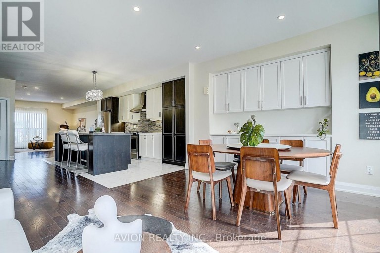 32 MCGURRAN LANE, Richmond Hill (Doncrest), Ontario, L4B0G8