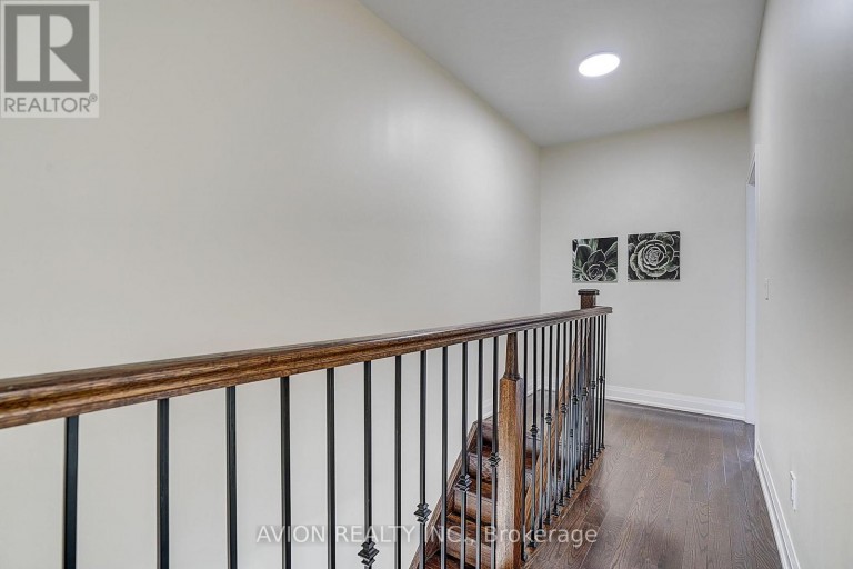 32 MCGURRAN LANE, Richmond Hill (Doncrest), Ontario, L4B0G8