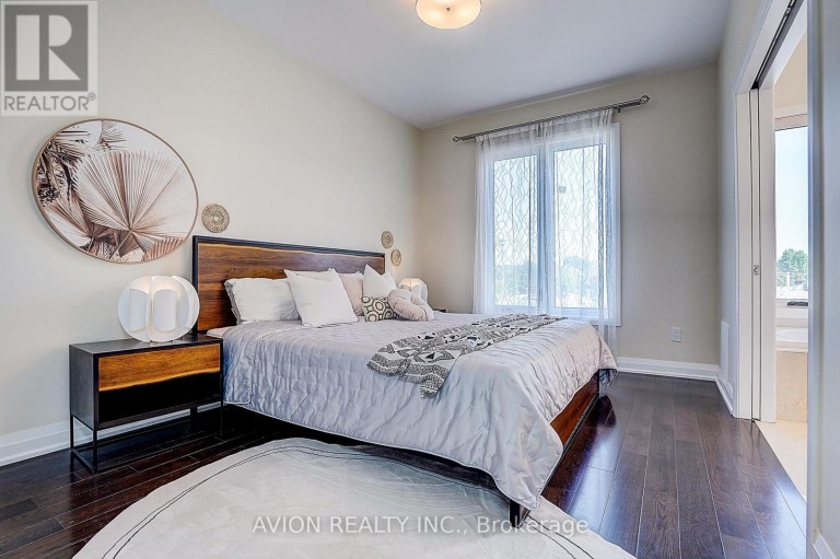 32 MCGURRAN LANE, Richmond Hill (Doncrest), Ontario, L4B0G8