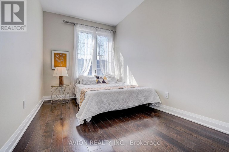 32 MCGURRAN LANE, Richmond Hill (Doncrest), Ontario, L4B0G8