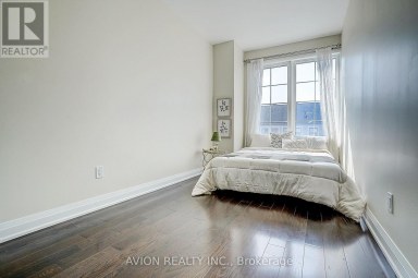 32 MCGURRAN LANE Richmond Hill (Doncrest) Ontario photo 44