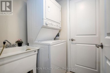 32 MCGURRAN LANE Richmond Hill (Doncrest) Ontario photo 48