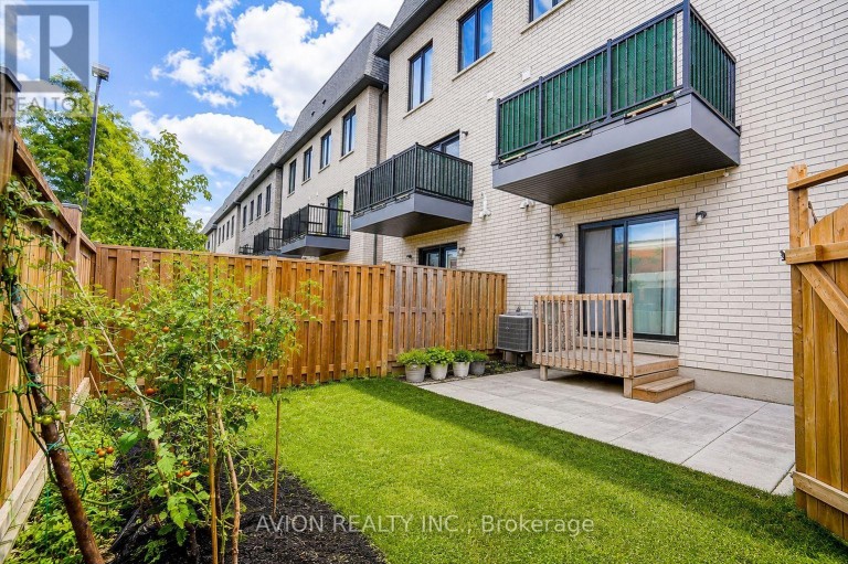 32 MCGURRAN LANE, Richmond Hill (Doncrest), Ontario, L4B0G8