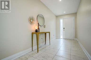 32 MCGURRAN LANE Richmond Hill (Doncrest) Ontario photo 6
