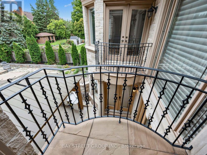 2334 HAMMOND ROAD, Mississauga (Sheridan), Ontario, L5K1T2