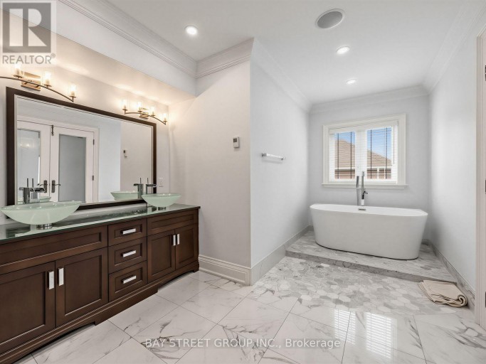 2334 HAMMOND ROAD, Mississauga (Sheridan), Ontario, L5K1T2