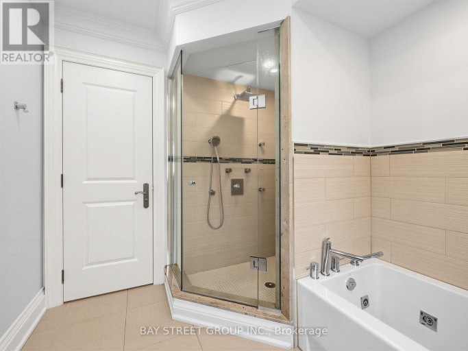 2334 HAMMOND ROAD, Mississauga (Sheridan), Ontario, L5K1T2