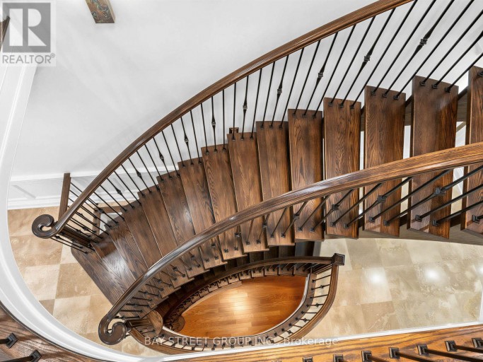 2334 HAMMOND ROAD, Mississauga (Sheridan), Ontario, L5K1T2