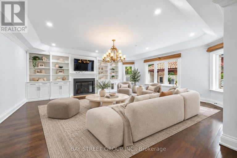 2334 HAMMOND ROAD, Mississauga (Sheridan), Ontario, L5K1T2