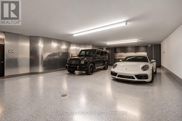 2334 HAMMOND ROAD, Mississauga (Sheridan), Ontario, L5K1T2