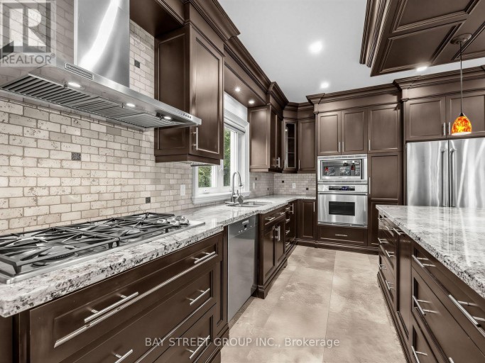 2334 HAMMOND ROAD, Mississauga (Sheridan), Ontario, L5K1T2