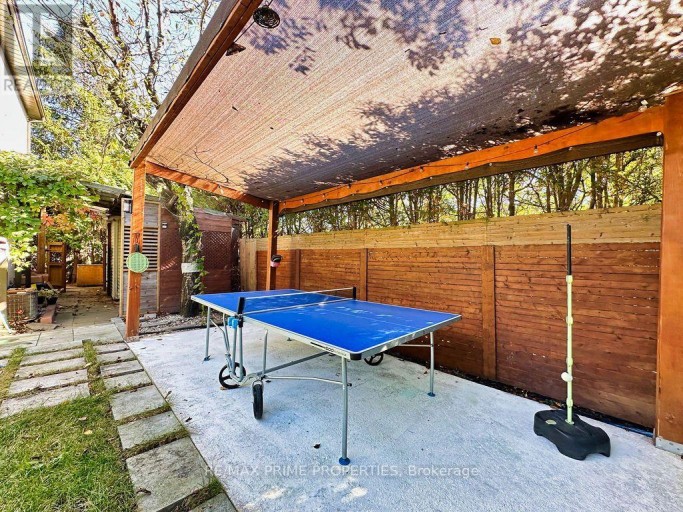 338 BROWNRIDGE DRIVE, Vaughan (Brownridge), Ontario, L4J5X1