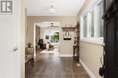 1054 INAWENDAWIN ROAD Lake of Bays (Ridout) Ontario photo 8