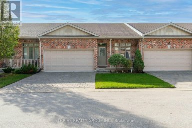 19 - 220 WALNUT STREET Lucan Biddulph (Lucan) Ontario photo 1