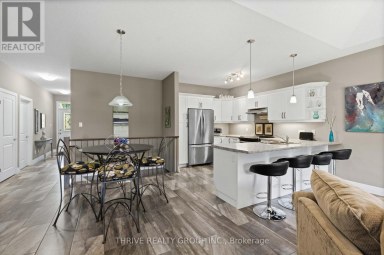 19 - 220 WALNUT STREET Lucan Biddulph (Lucan) Ontario photo 8