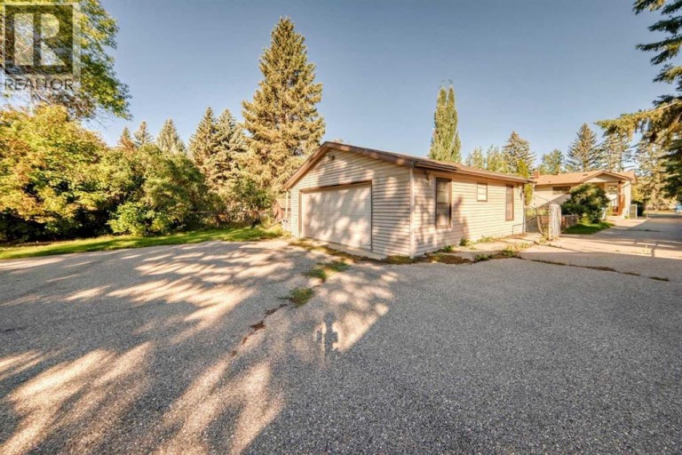 7219 Bow Crescent NW, Calgary, Alberta, T3B2C9