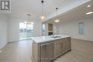 4211 LIBERTY CROSSING London South (South V) Ontario photo 11