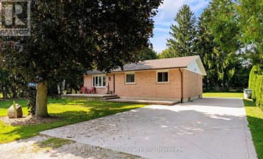 38823 VIENNA STREET Bluewater (Stanley) Ontario photo 2