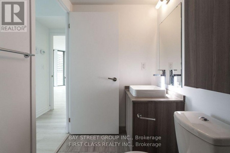 1402 - 11 WELLESLEY STREET W, Toronto (Bay Street Corridor), Ontario, M4Y0G4
