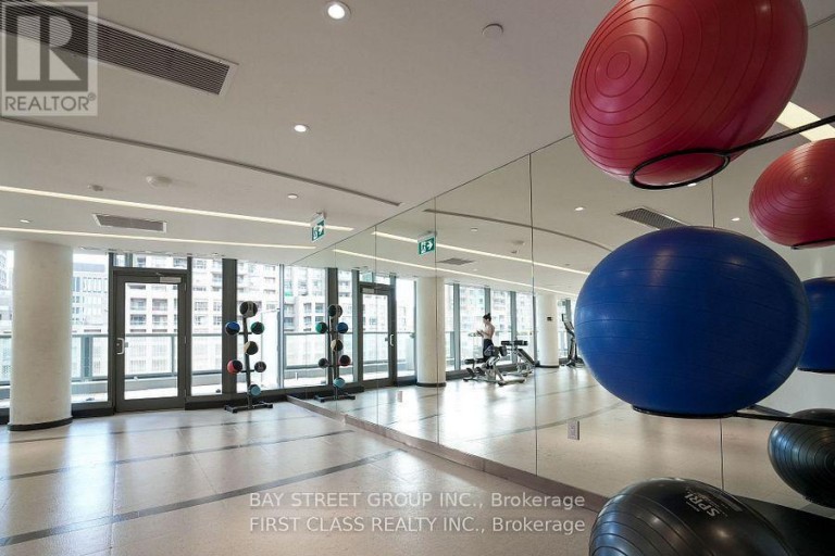 1402 - 11 WELLESLEY STREET W, Toronto (Bay Street Corridor), Ontario, M4Y0G4