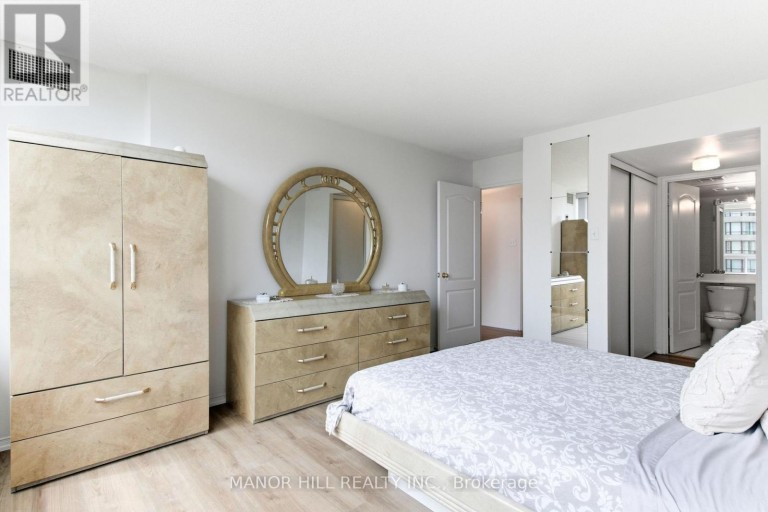 814 - 11 TOWNSGATE DRIVE, Vaughan (Crestwood-Springfarm-Yorkhill), Ontario, L4J8G4