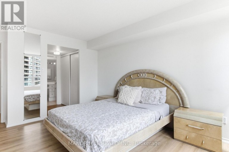 814 - 11 TOWNSGATE DRIVE, Vaughan (Crestwood-Springfarm-Yorkhill), Ontario, L4J8G4