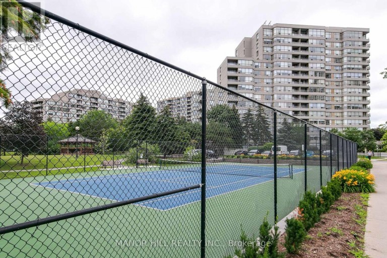 814 - 11 TOWNSGATE DRIVE, Vaughan (Crestwood-Springfarm-Yorkhill), Ontario, L4J8G4