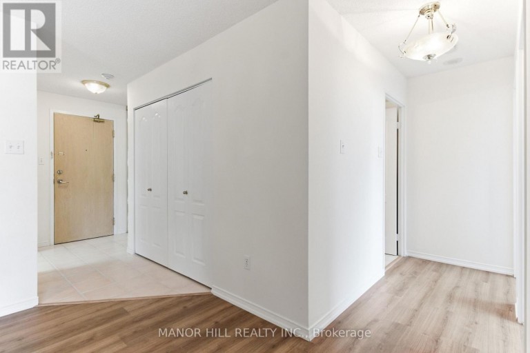 814 - 11 TOWNSGATE DRIVE, Vaughan (Crestwood-Springfarm-Yorkhill), Ontario, L4J8G4