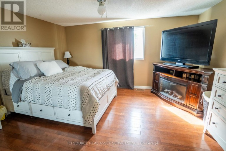 56 HERSEY CRESCENT, Barrie (Holly), Ontario, L4N8R2