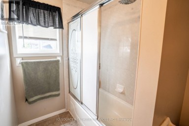 56 HERSEY CRESCENT Barrie (Holly) Ontario photo 23